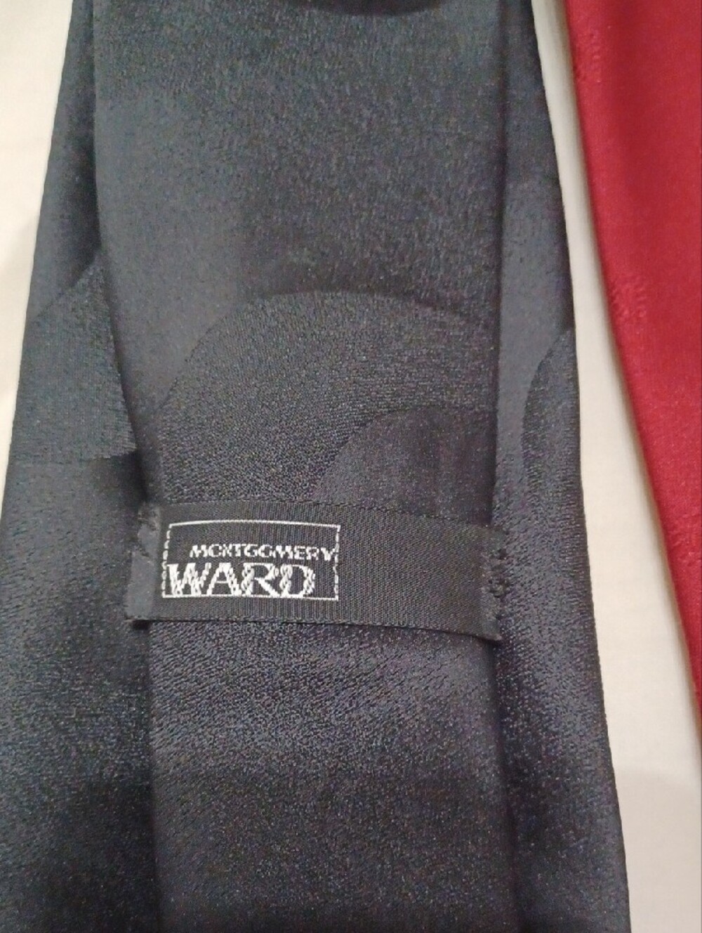 Classic Men's Solid Color Necktie - Red, Teal, Navy, Black, Purple - Picture 3 of 8